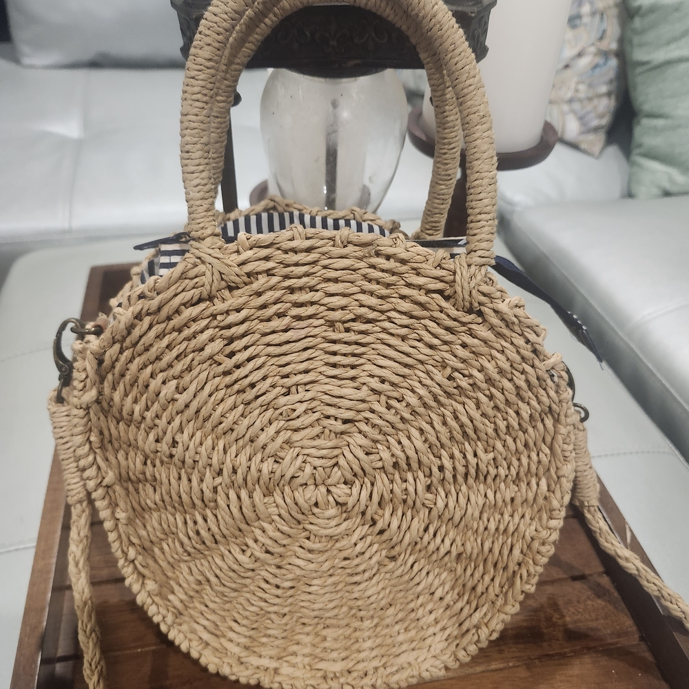 Stylish Tan Woven Round Bag